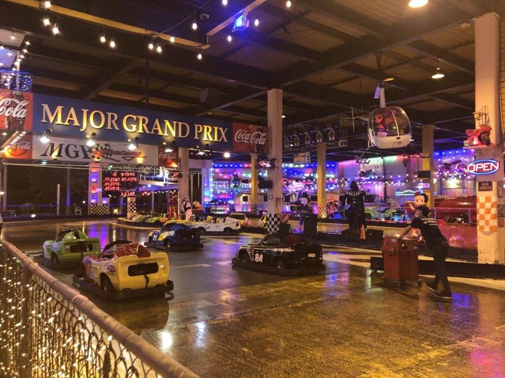 編集メンバーでご飯②